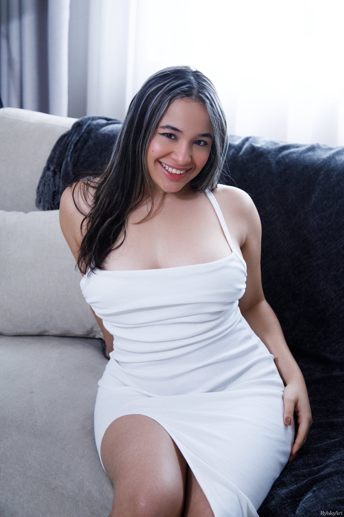 Valery Kora Full Size